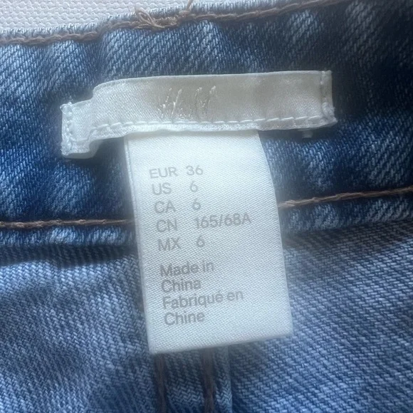 EUC H&M Vintage High Rise Denim Distressed Jean Shorts size 6 🔥🔥 (R) - Picture 5 of 7